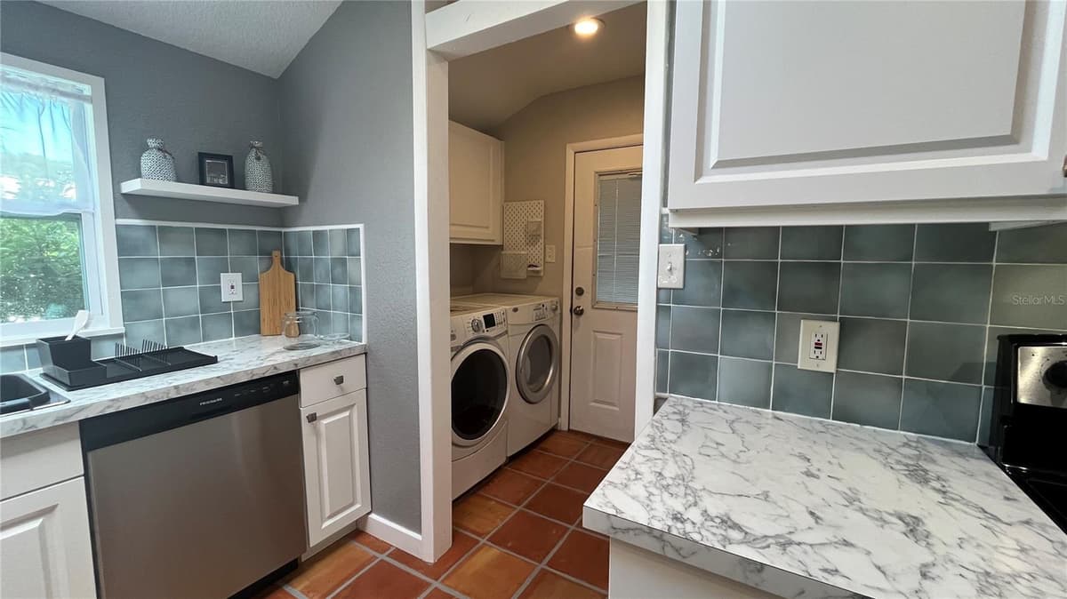 2301 IDLEWILD AVENUE — photo 13 of 38