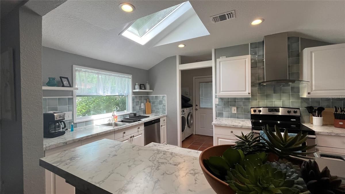 2301 IDLEWILD AVENUE — photo 15 of 38