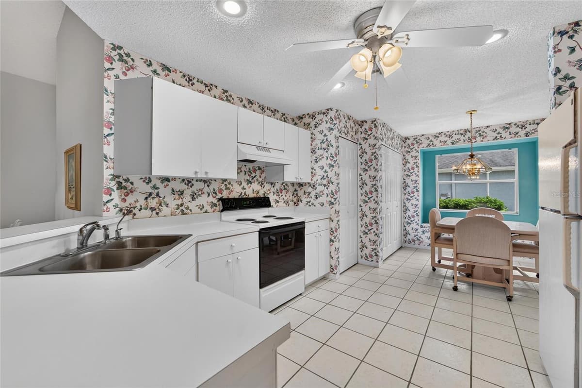 1023 MCDANIEL STREET — photo 7 of 83