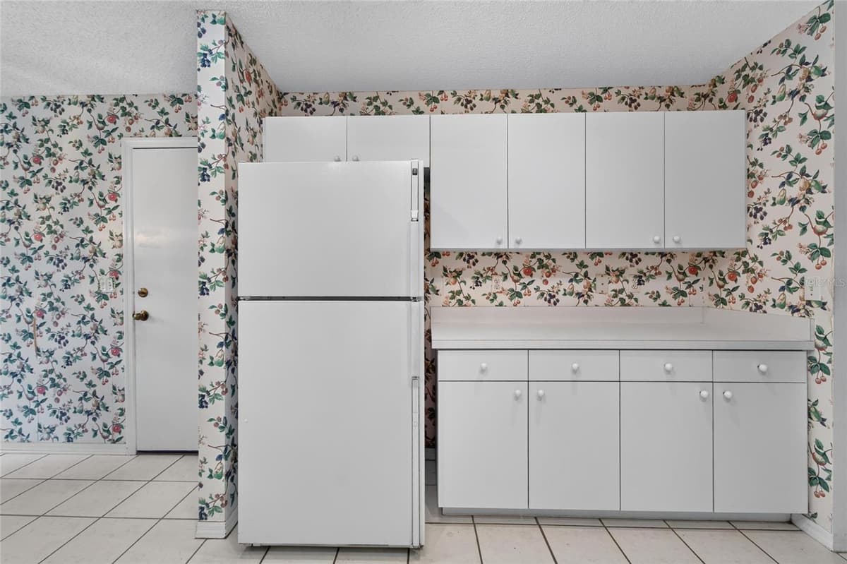 1023 MCDANIEL STREET — photo 8 of 83