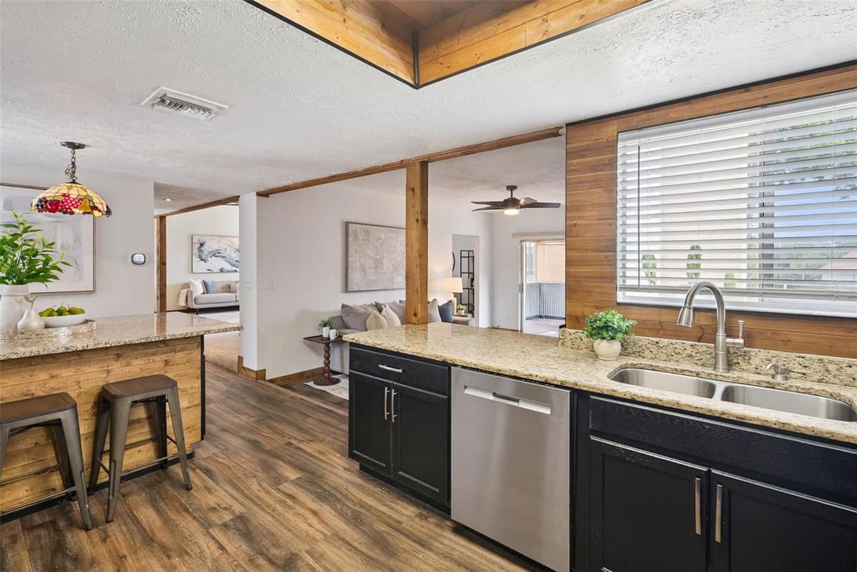 916 CLEVELAND STREET — photo 12 of 43