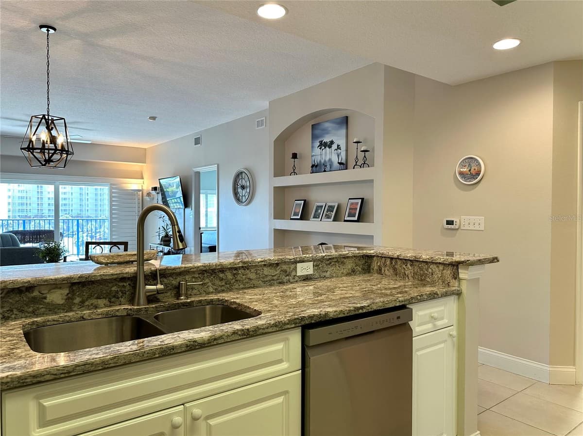 5300 ATLANTIC AVENUE — photo 23 of 59