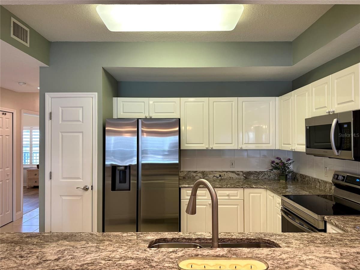 5300 ATLANTIC AVENUE — photo 18 of 59