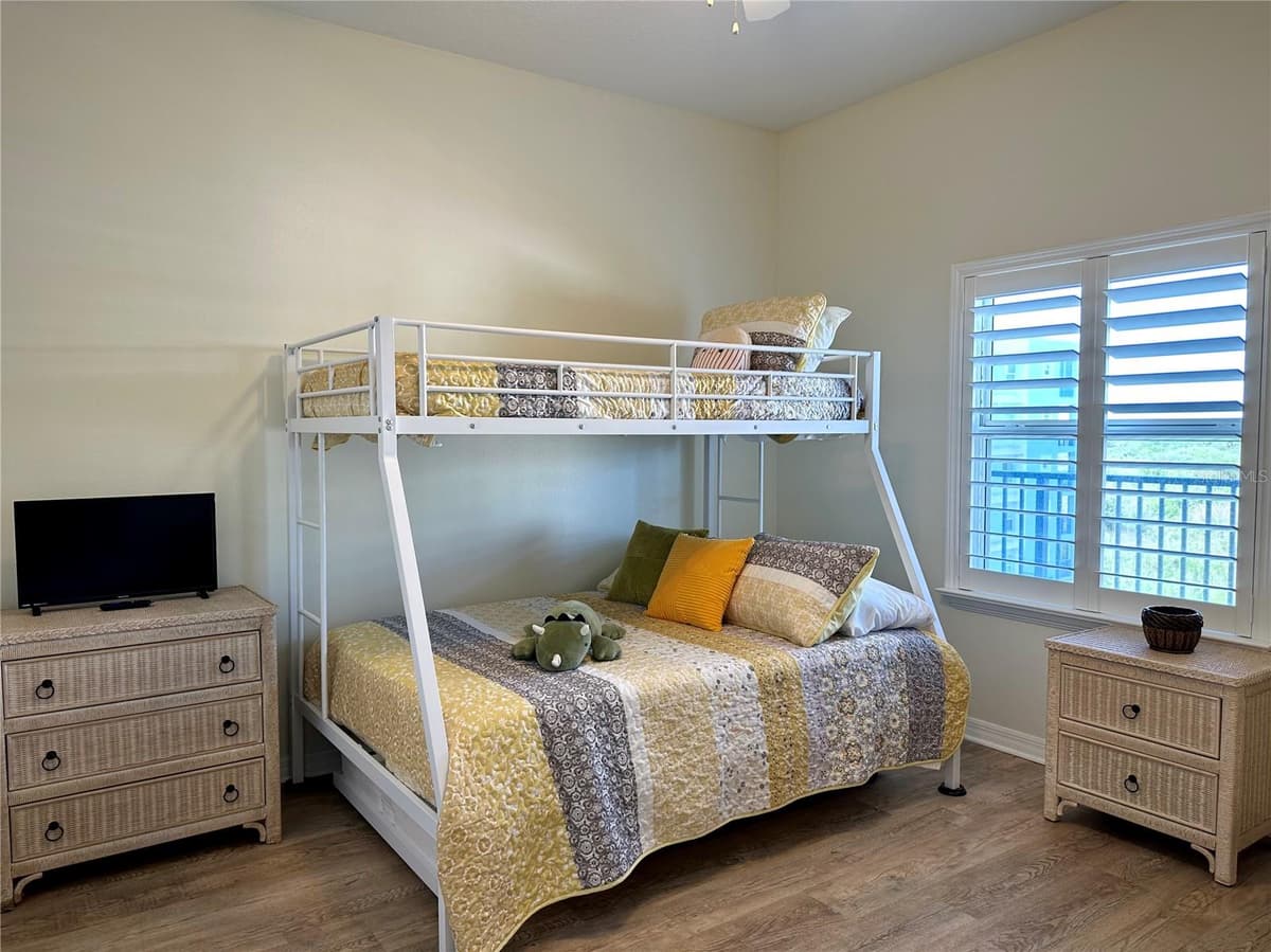 5300 ATLANTIC AVENUE — photo 9 of 59