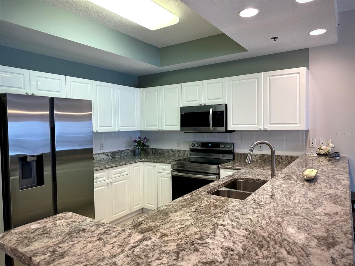 5300 ATLANTIC AVENUE — photo 19 of 59