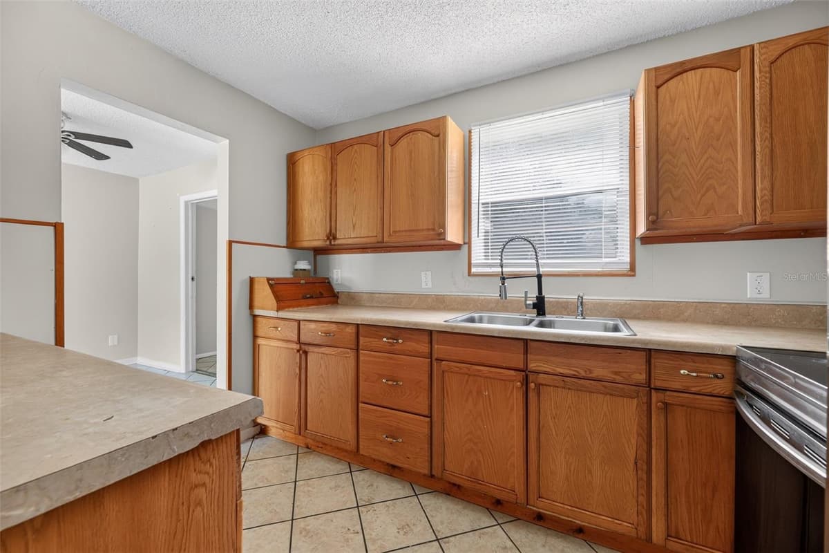 6728 PETER RABBIT DRIVE — photo 4 of 16