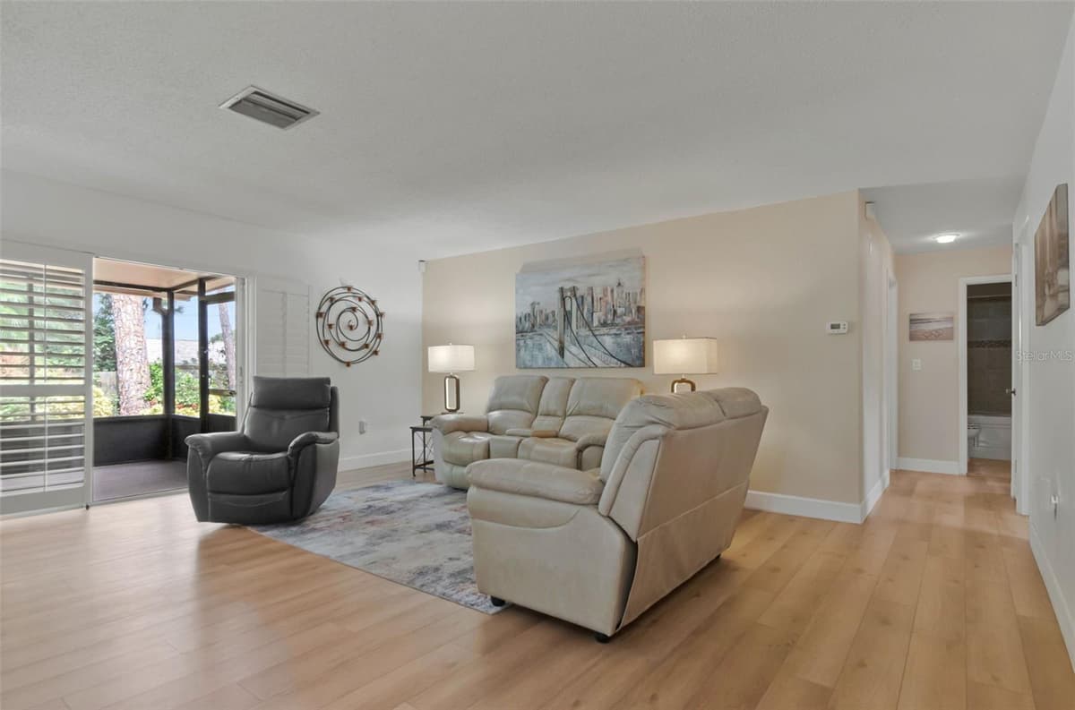 1150 BROOK DRIVE — photo 7 of 57