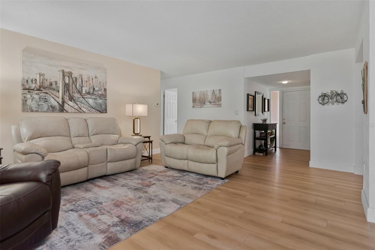 1150 BROOK DRIVE — photo 5 of 57