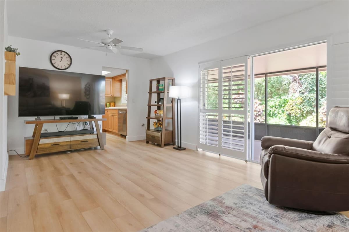 1150 BROOK DRIVE — photo 13 of 57