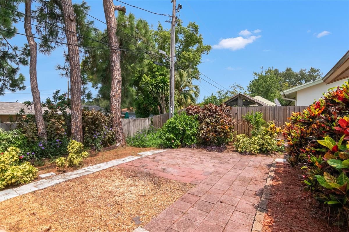 1150 BROOK DRIVE — photo 38 of 57