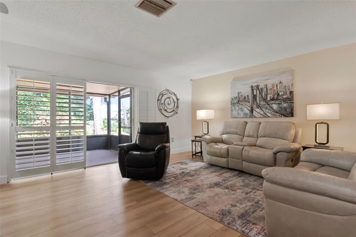 1150 BROOK DRIVE — photo 8 of 57