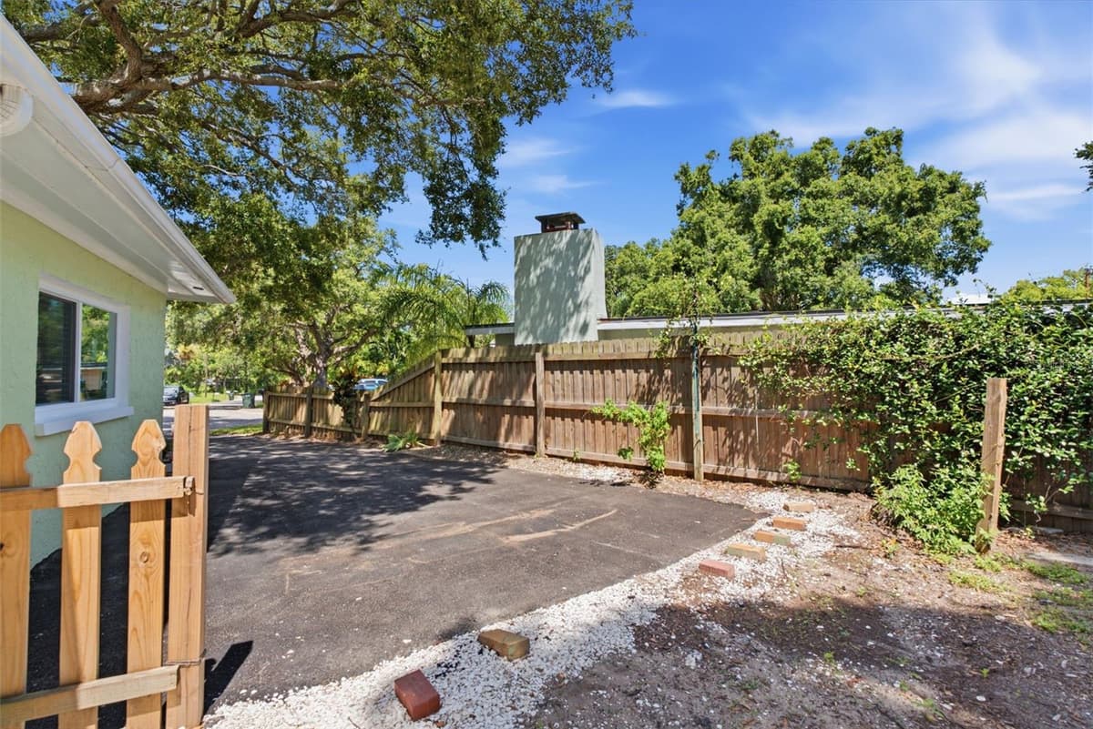 1516 ADELE PLACE — photo 43 of 57