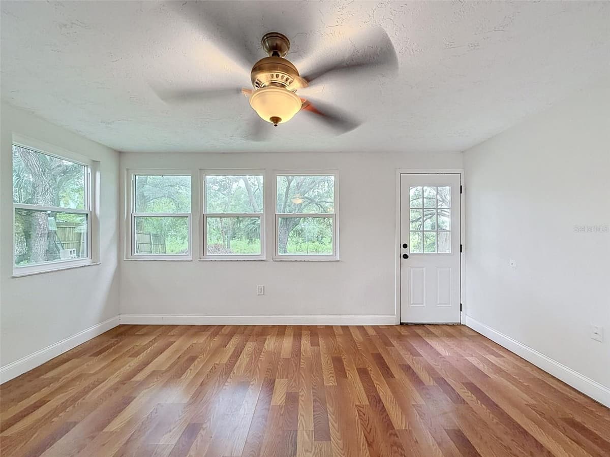 6845 MEDLAR DRIVE — photo 14 of 32