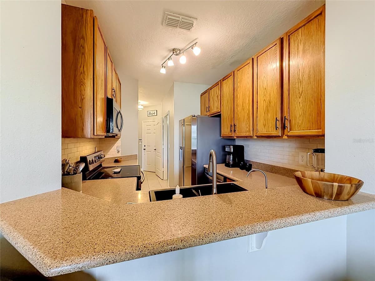 9379 FLOWERING COTTONWOOD ROAD — photo 15 of 42