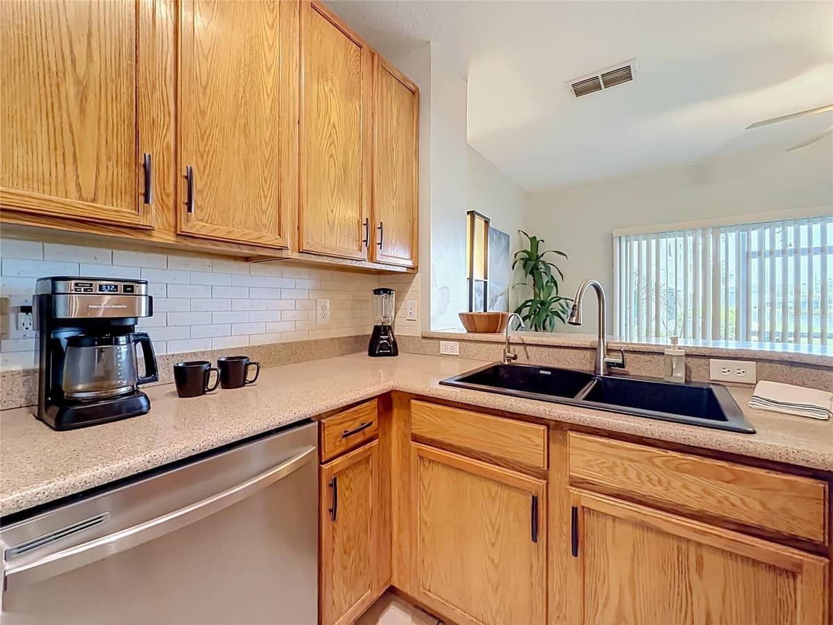 9379 FLOWERING COTTONWOOD ROAD — photo 4 of 42