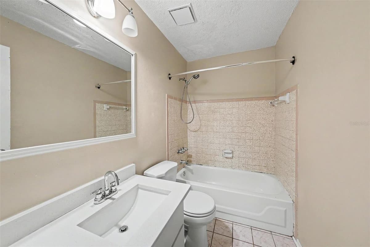 2451 GLENVIEW DRIVE — photo 14 of 29