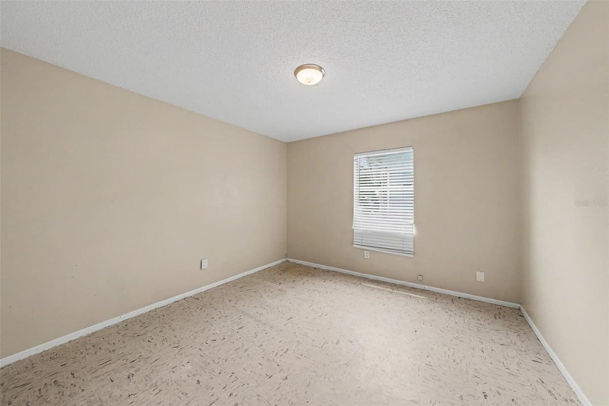 2451 GLENVIEW DRIVE — photo 22 of 29