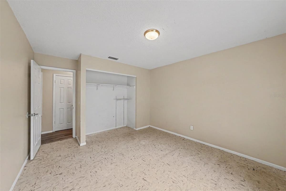 2451 GLENVIEW DRIVE — photo 21 of 29
