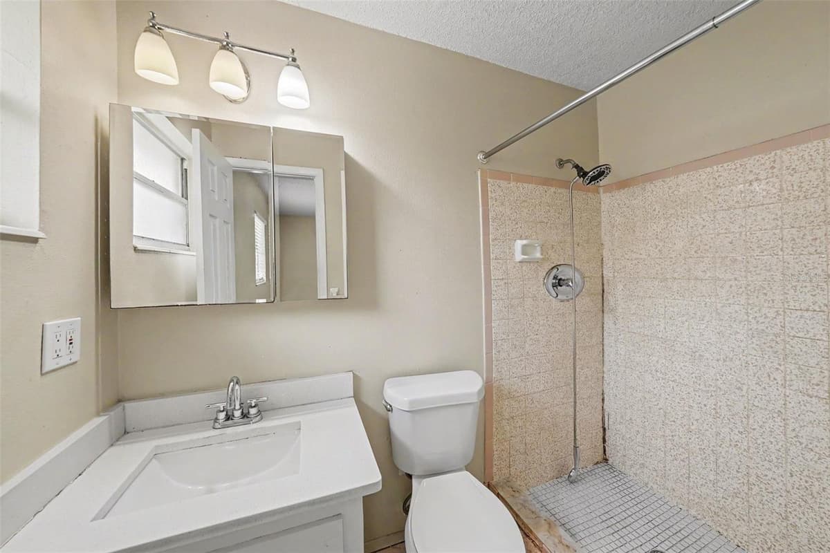 2451 GLENVIEW DRIVE — photo 18 of 29