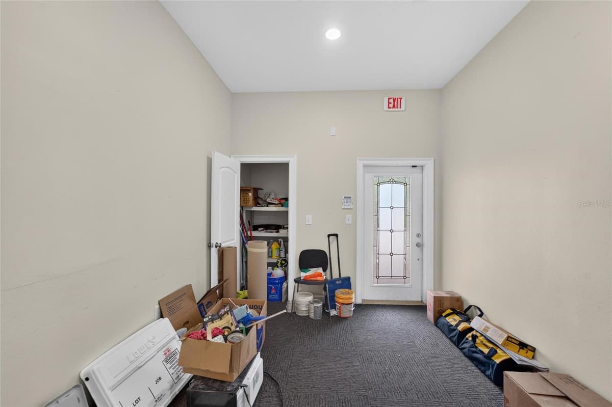 7318 COMANCHE AVENUE — photo 25 of 100