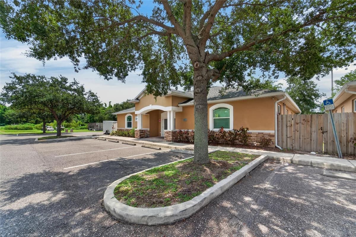 7318 COMANCHE AVENUE — photo 48 of 100