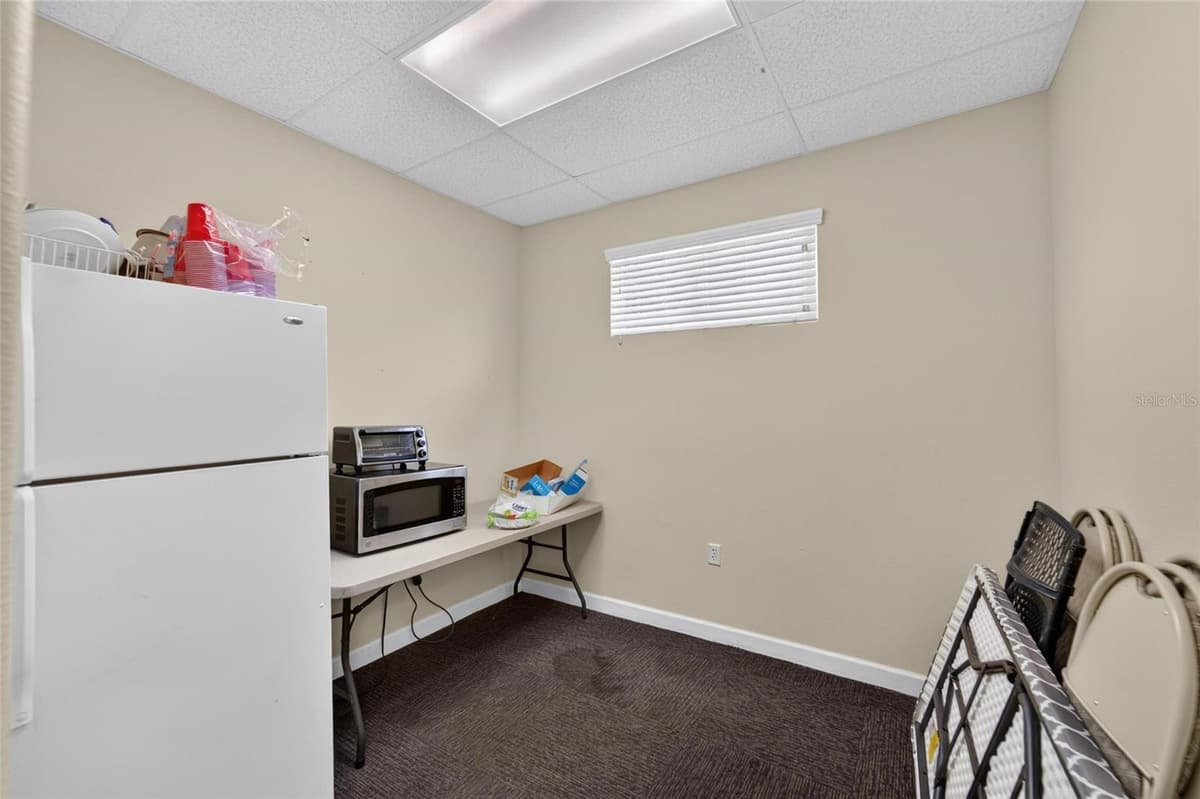 7318 COMANCHE AVENUE — photo 36 of 100
