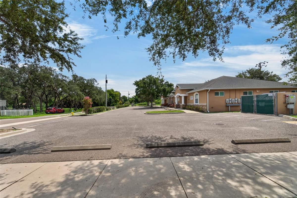 7318 COMANCHE AVENUE — photo 44 of 100