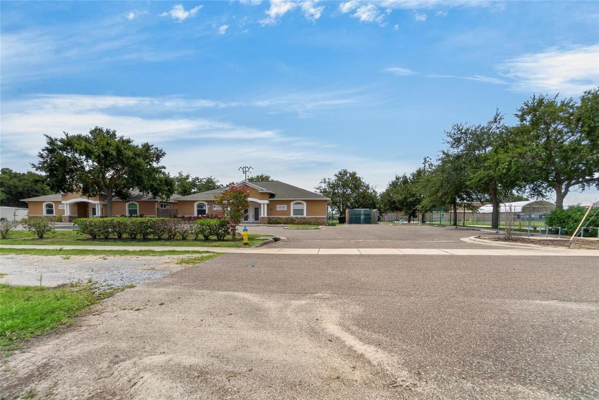 7318 COMANCHE AVENUE — photo 43 of 100