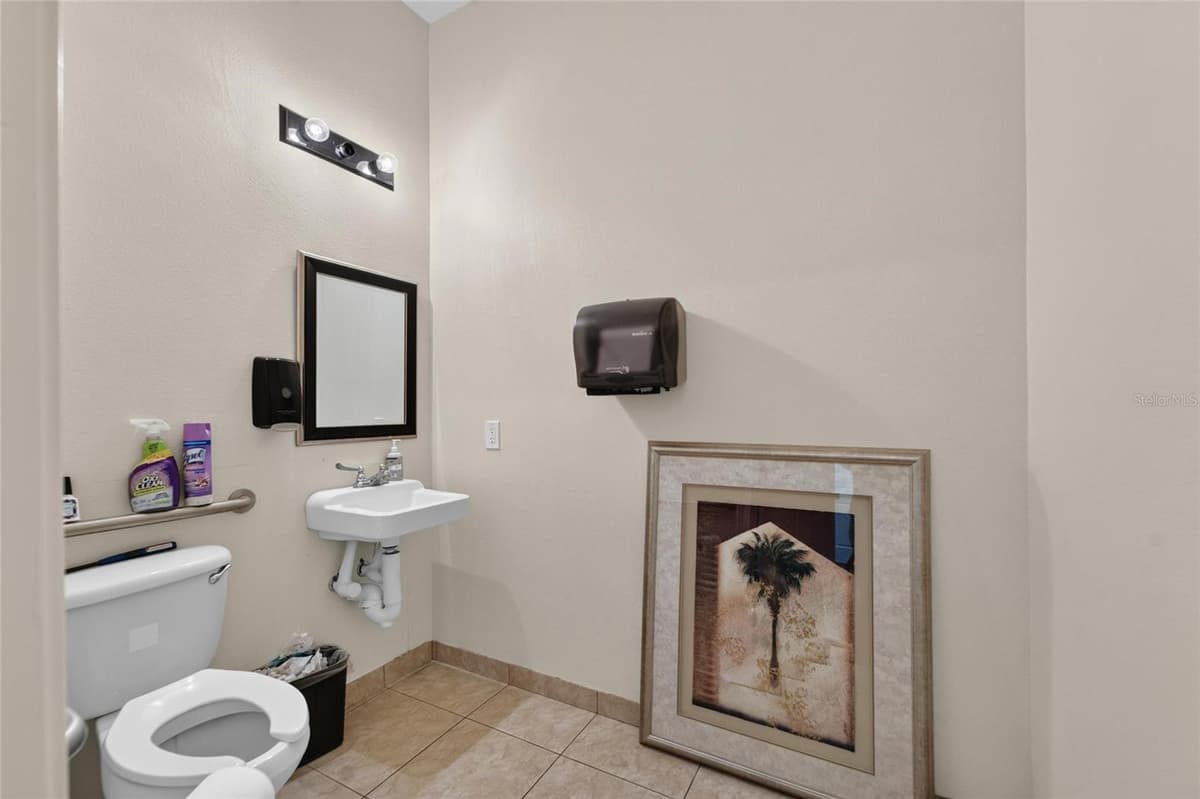 7318 COMANCHE AVENUE — photo 89 of 100