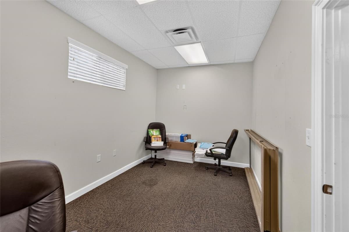 7318 COMANCHE AVENUE — photo 32 of 100