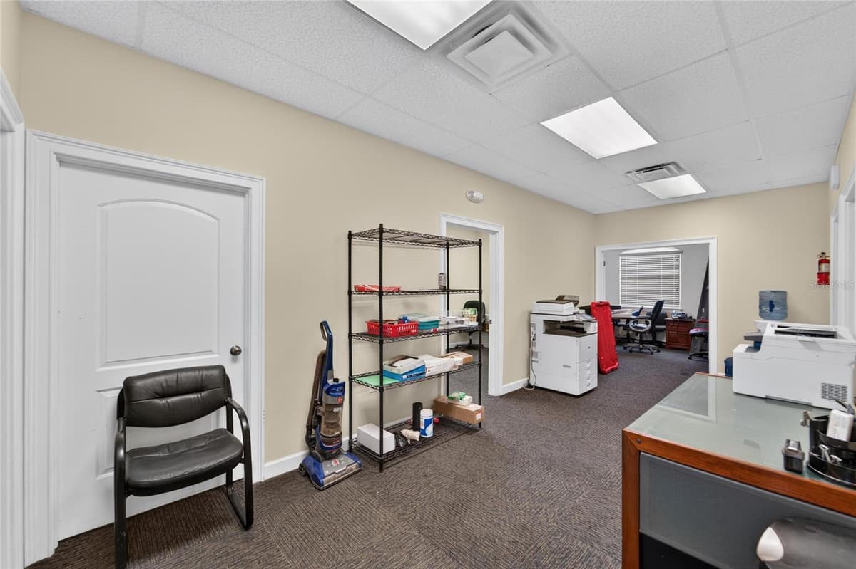 7318 COMANCHE AVENUE — photo 41 of 100