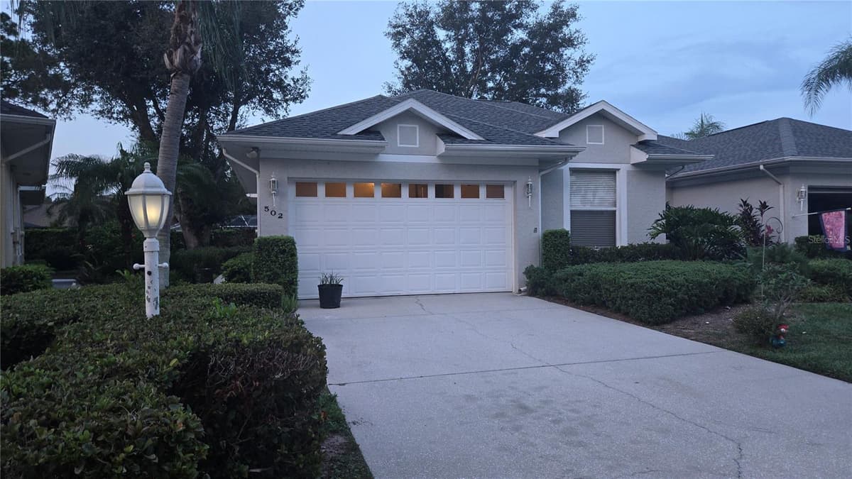 502 CATALINA ISLES CIRCLE — photo 1 of 10