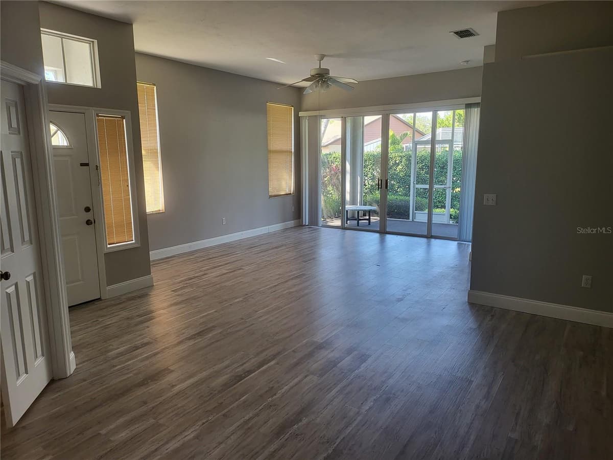 502 CATALINA ISLES CIRCLE — photo 9 of 10