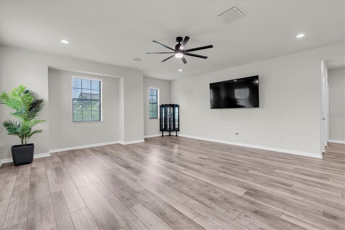 12501 TIBBETTS STREET — photo 19 of 81