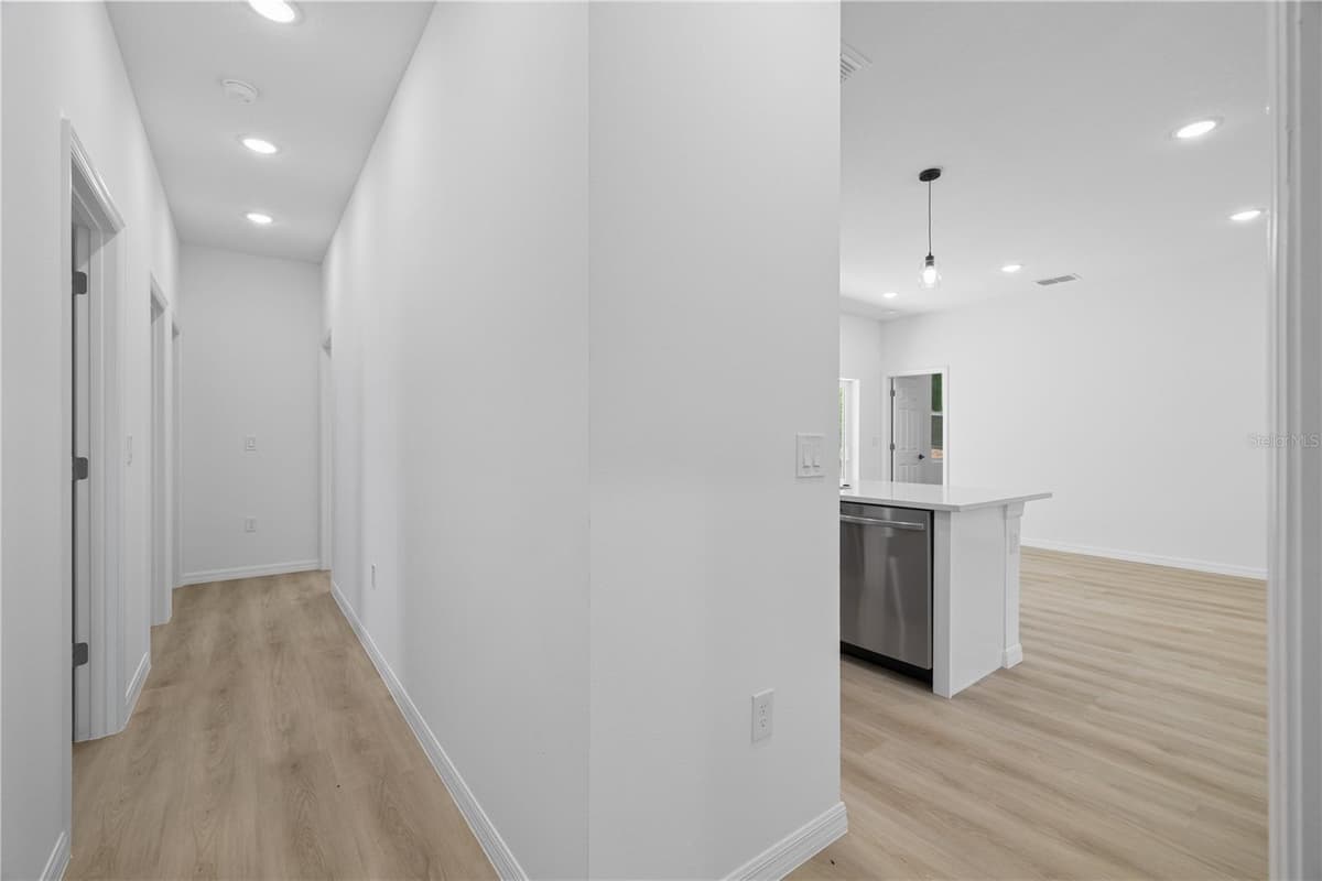 266 RUSKA PLACE — photo 21 of 31