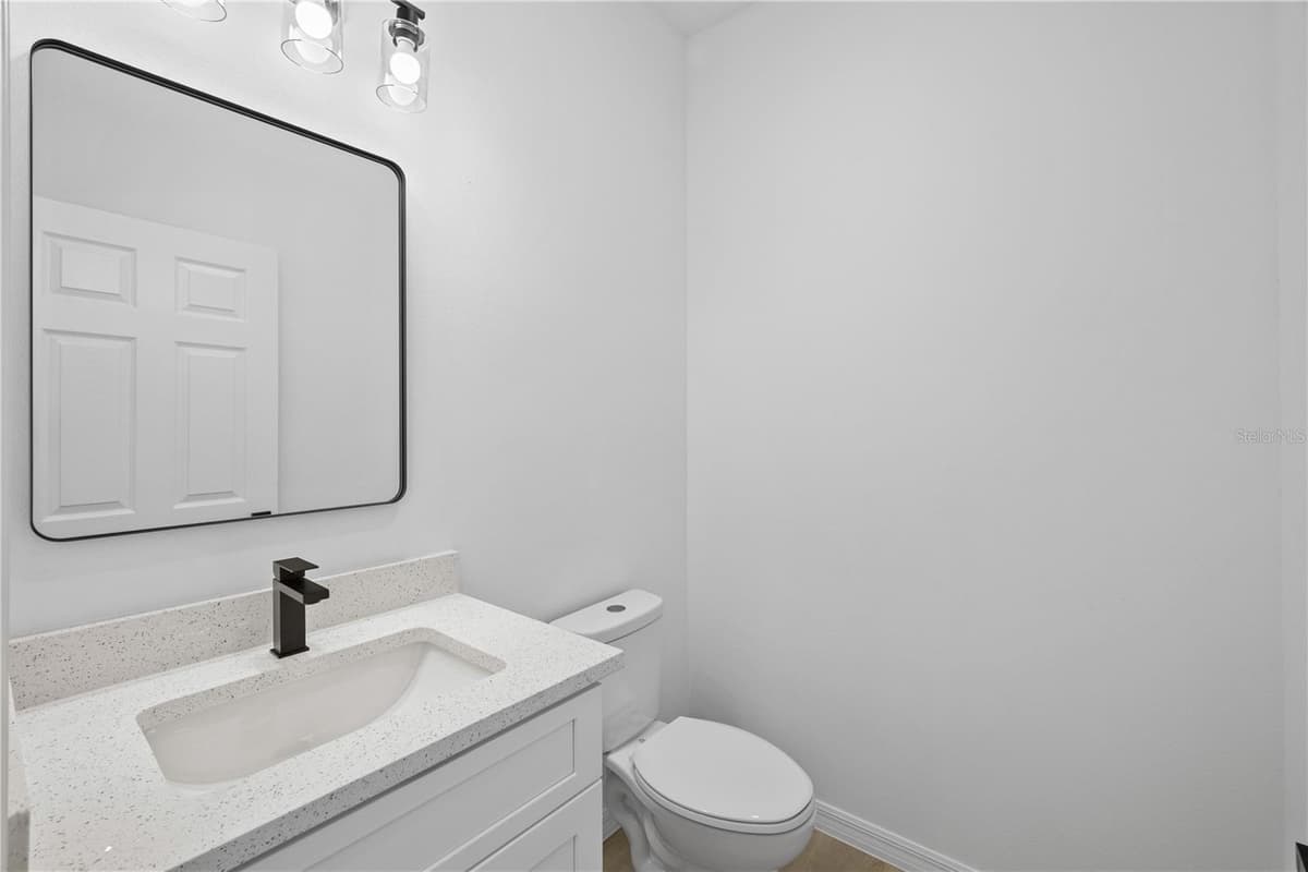 266 RUSKA PLACE — photo 15 of 31