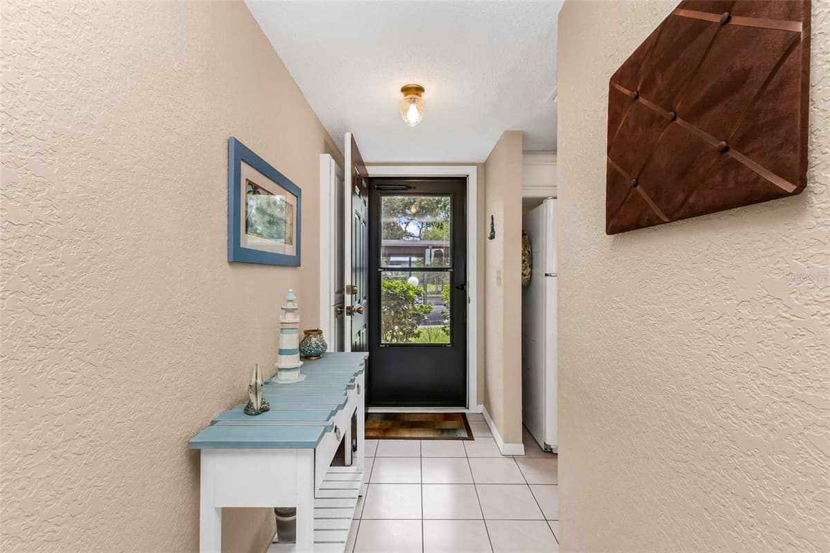 4000 OAKVIEW DRIVE — photo 6 of 46