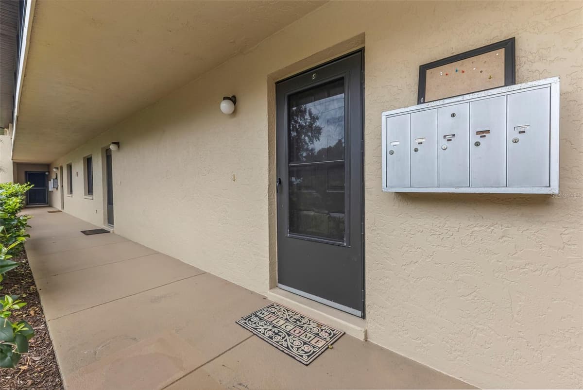 4000 OAKVIEW DRIVE — photo 5 of 46