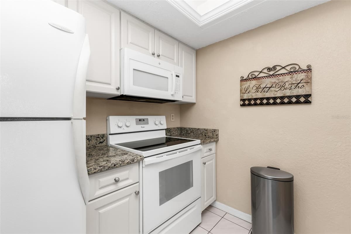 4000 OAKVIEW DRIVE — photo 11 of 46