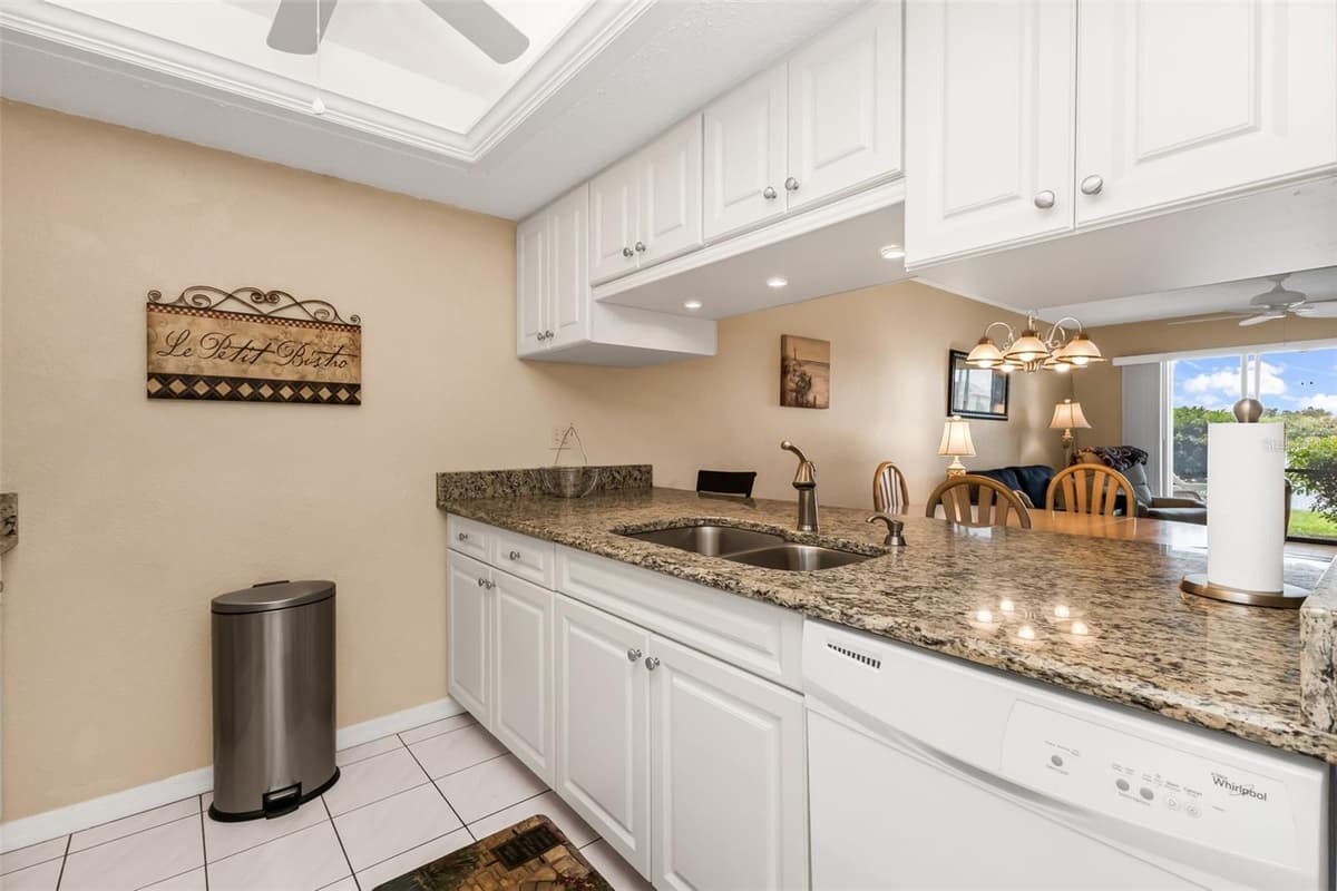 4000 OAKVIEW DRIVE — photo 9 of 46