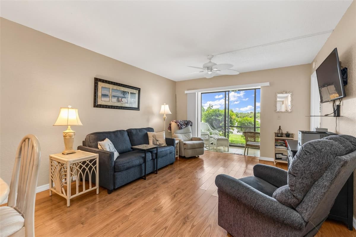 4000 OAKVIEW DRIVE — photo 16 of 46