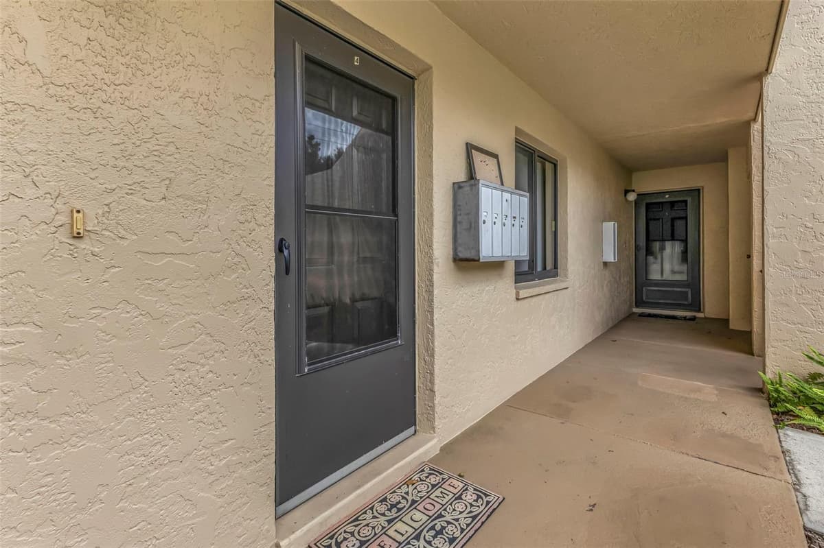 4000 OAKVIEW DRIVE — photo 4 of 46