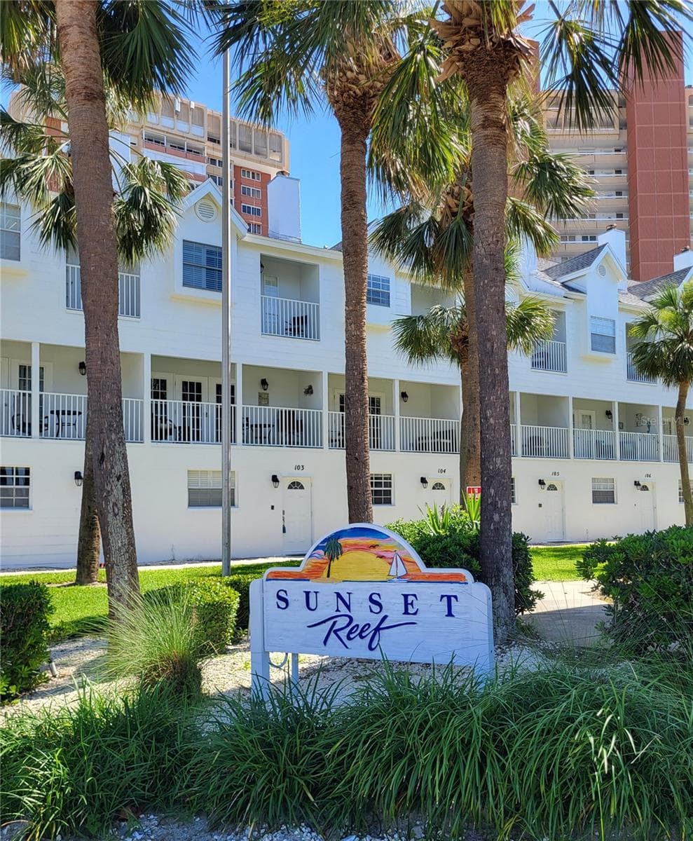 17960 GULF BOULEVARD — photo 3 of 15