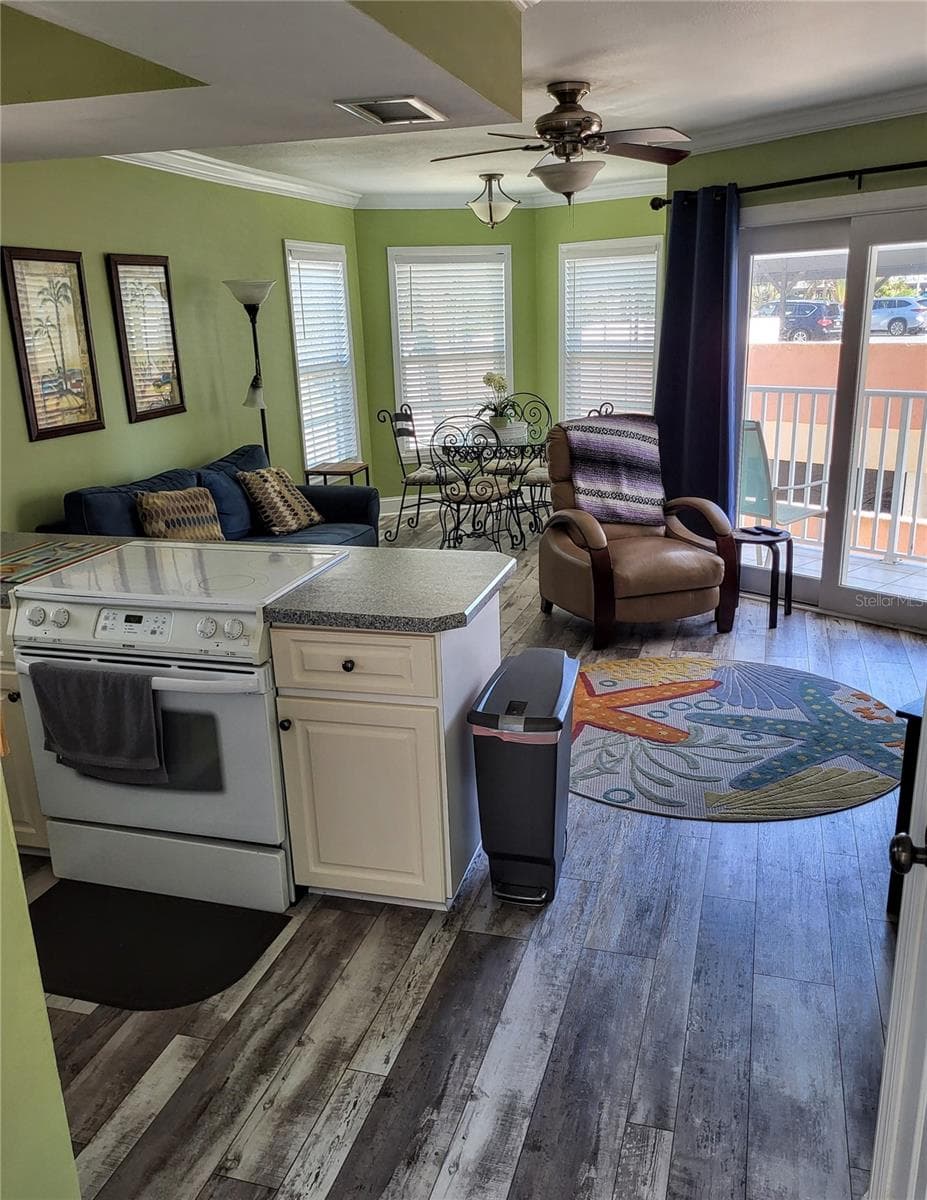 17960 GULF BOULEVARD — photo 7 of 15