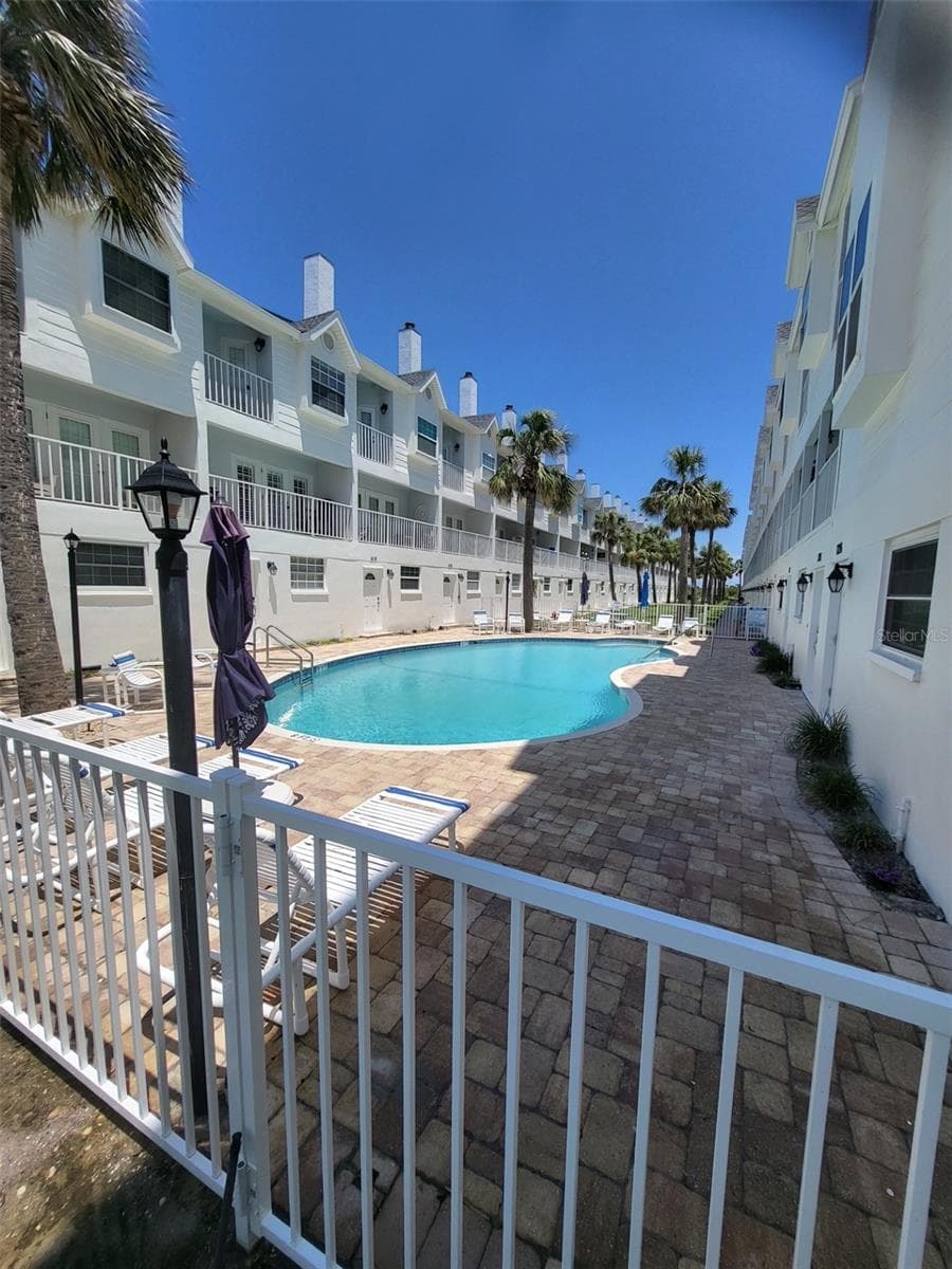 17960 GULF BOULEVARD — photo 13 of 15