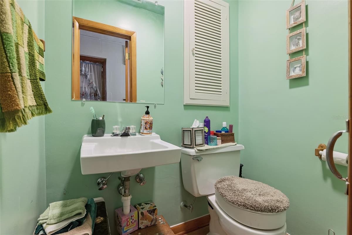 6832 OSWEGO DRIVE — photo 23 of 47