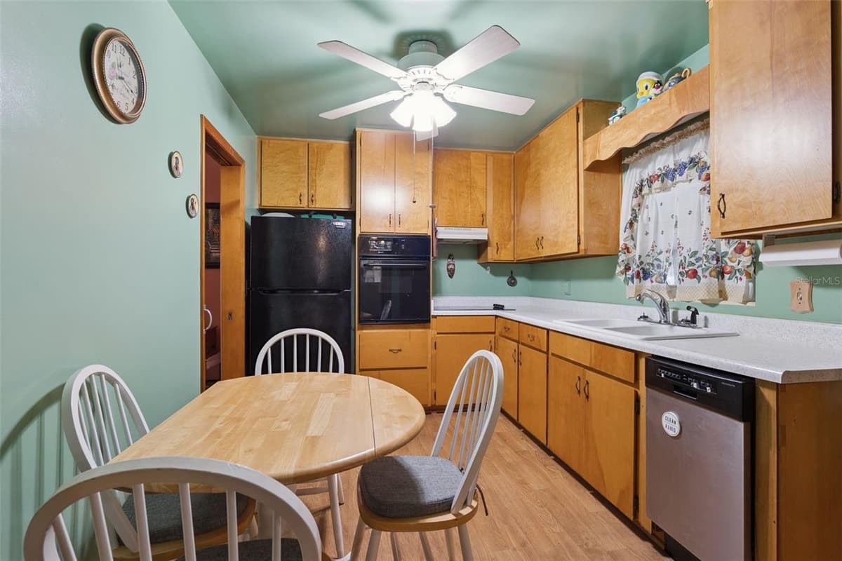 6832 OSWEGO DRIVE — photo 12 of 47