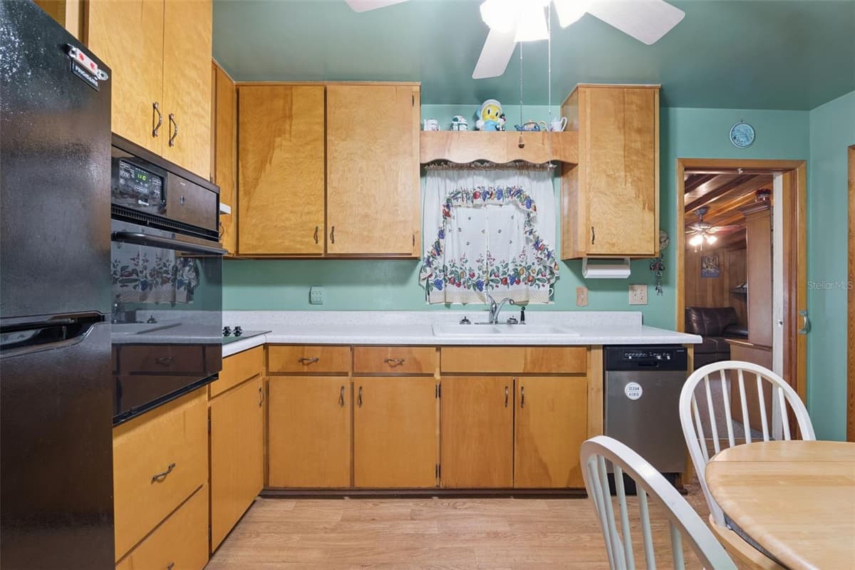 6832 OSWEGO DRIVE — photo 8 of 47