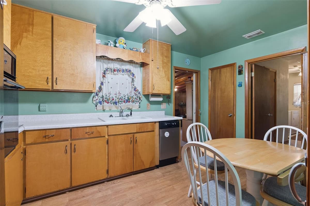 6832 OSWEGO DRIVE — photo 9 of 47