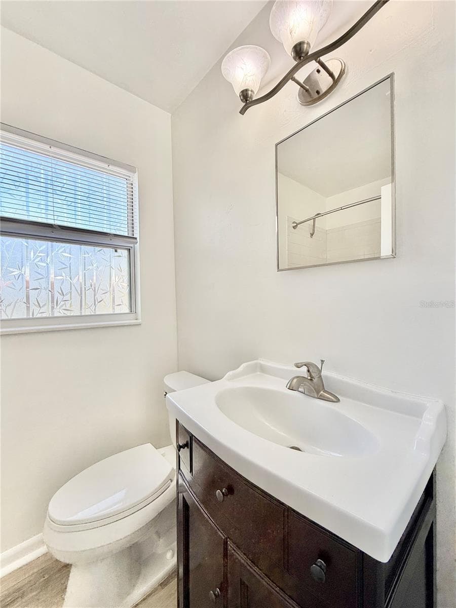 7810 FELICE AVENUE — photo 16 of 23